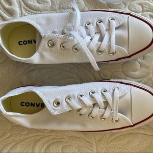 BRAND NEW White converse US women’s 8